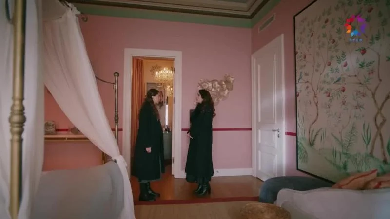 Кадры из сериала Спрячь меня (2023)